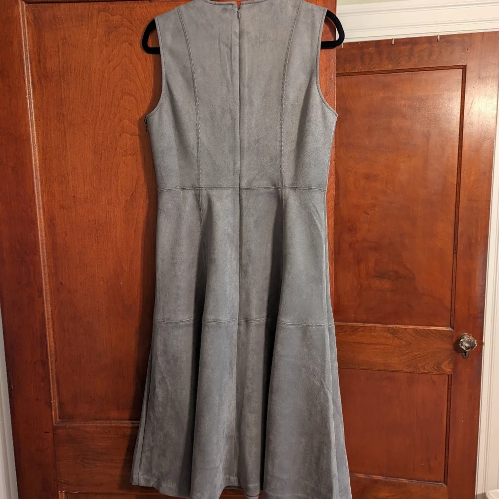 Dress - Picture 2 of 3